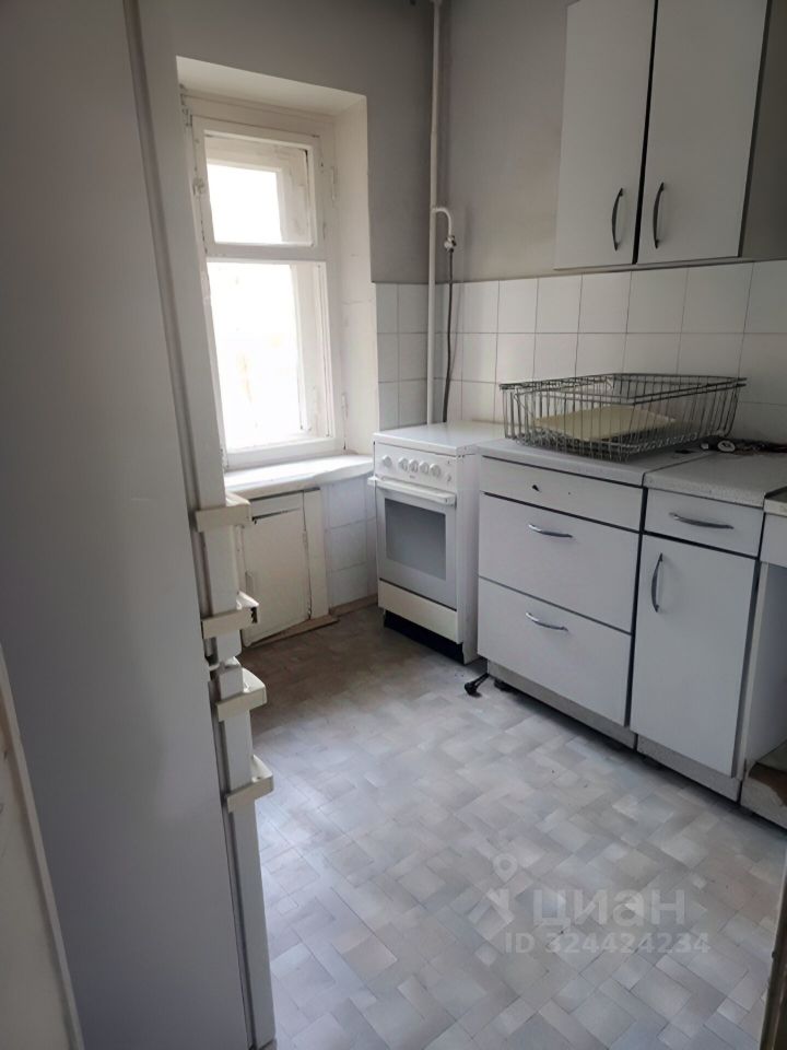 Продажа 3-комн квартиры на вторичном рынке пос. Горки-2, 32