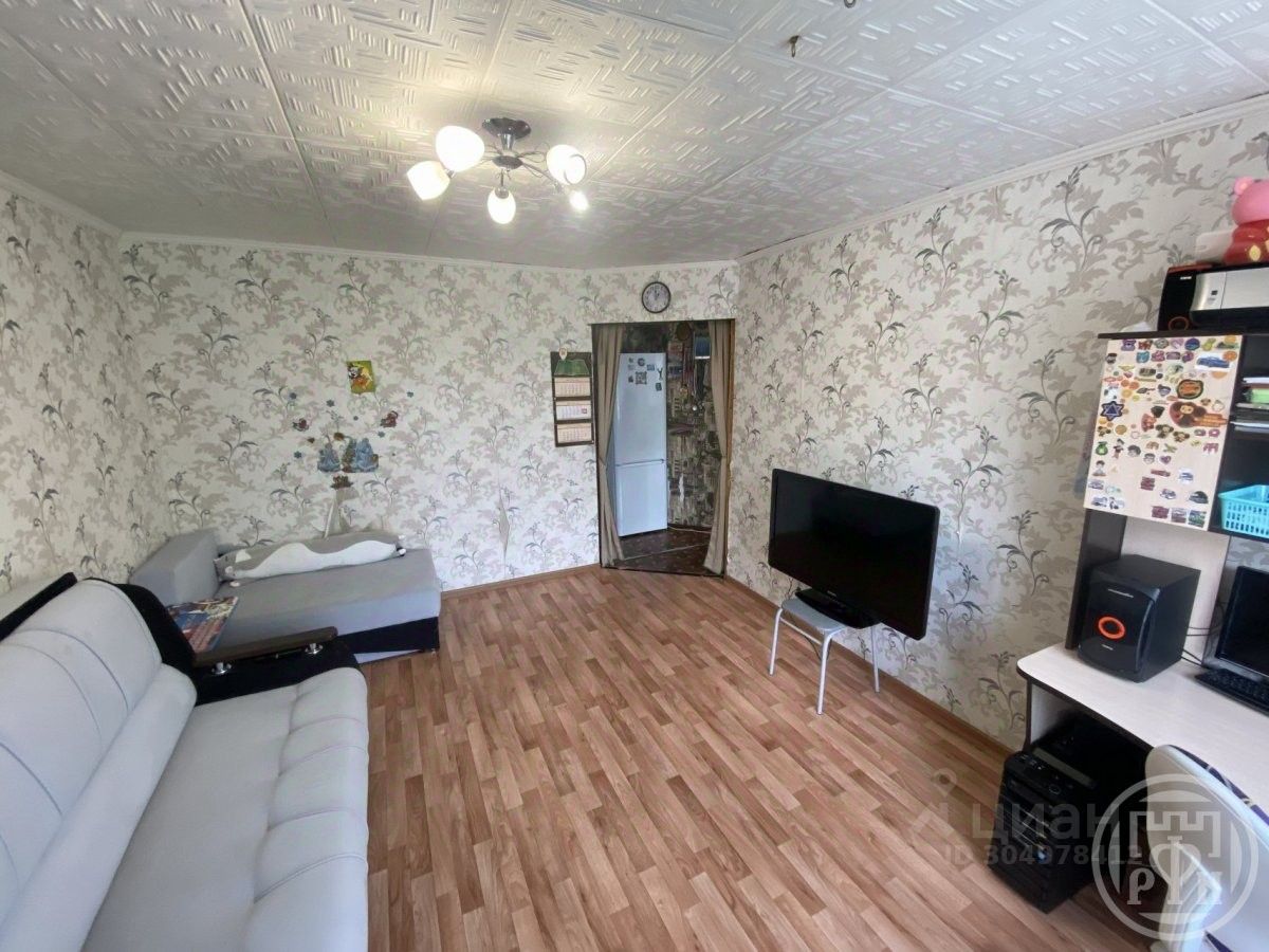 Продажа 1-комн квартиры на вторичном рынке пос. Первомайское, улица Ленина, 57