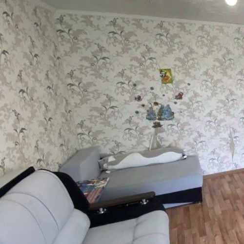 1-комн квартира пос. Первомайское, улица Ленина, 57