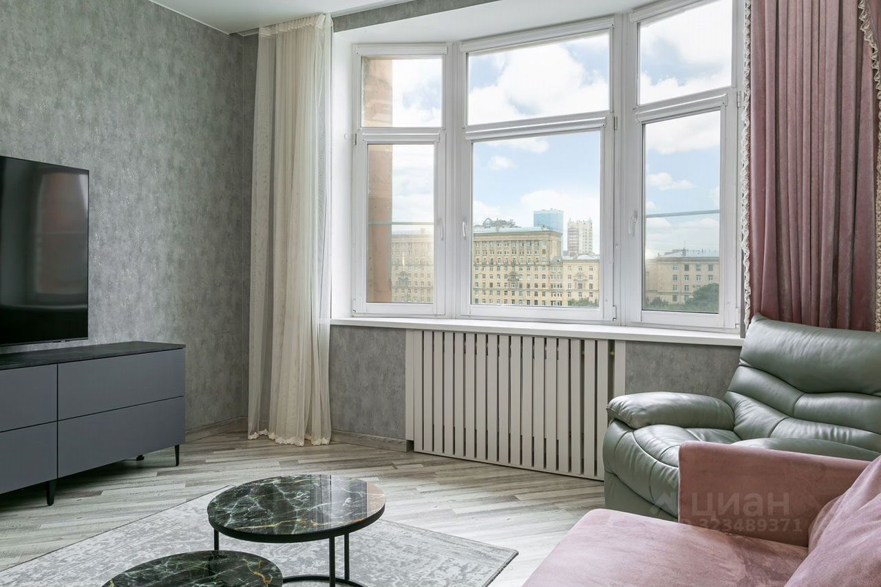 Продажа 2-комн квартиры на вторичном рынке улица Типанова, 3