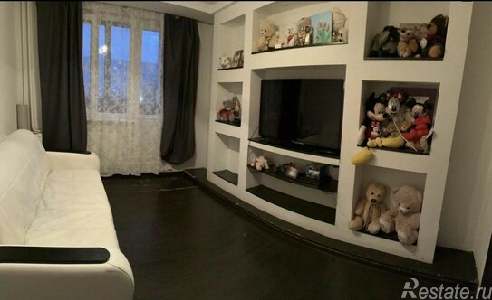 Продажа 3-комн квартиры на вторичном рынке Загребский б-р,  д. 39,  к. 2