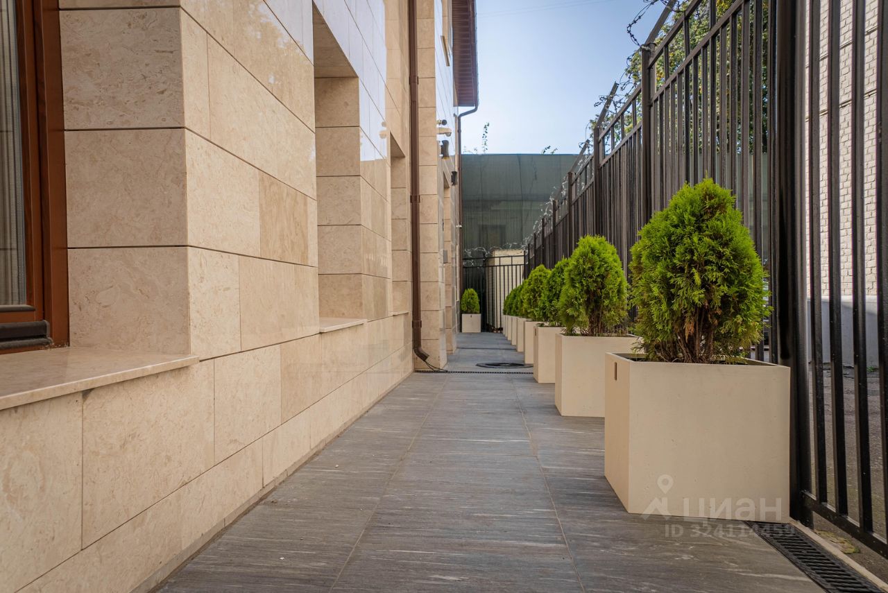 Продажа 3-комн квартиры на вторичном рынке Петроверигский переулок, 6-8-10С5