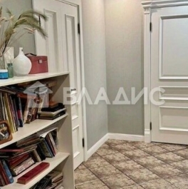 Продажа 4-комн квартиры на вторичном рынке Мичуринский пр-кт,  д. 27 к2