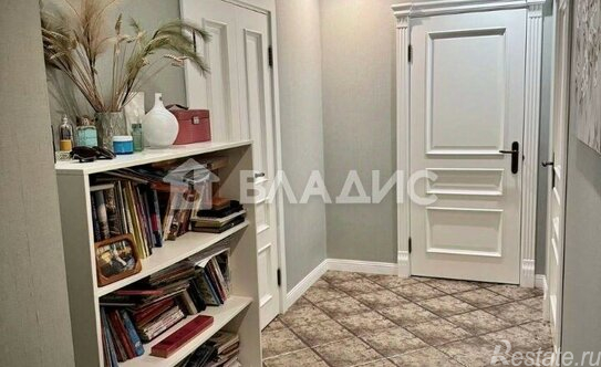 Продажа 4-комн квартиры на вторичном рынке Мичуринский пр-кт,  д. 27 к2