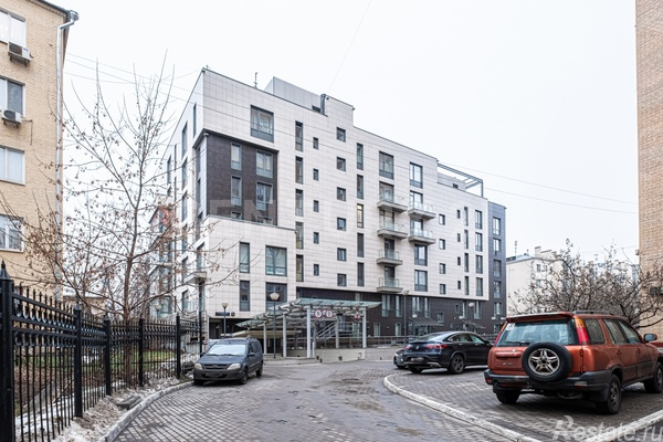 Продажа 4-комн квартиры на вторичном рынке 1-й Тружеников пер,  д. 17А