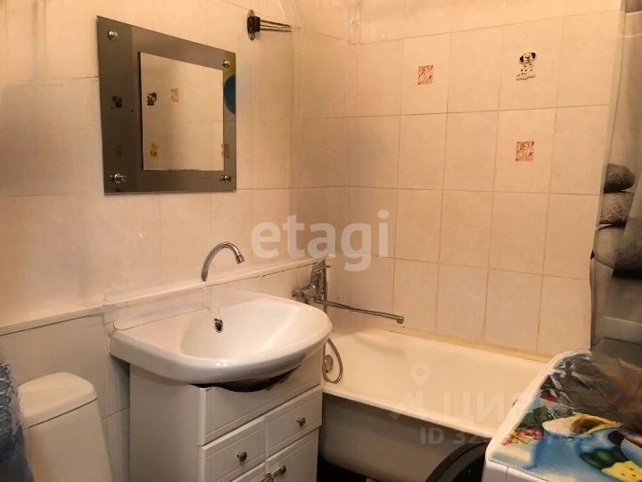 Продажа 2-комн квартиры на вторичном рынке Кириши, улица Мира, 27
