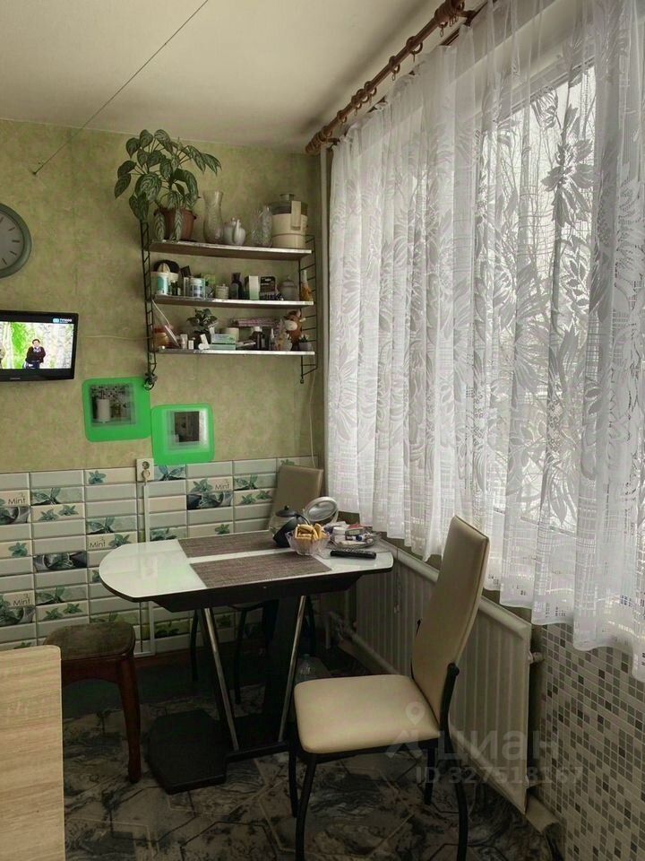 Продажа 4-комн квартиры на вторичном рынке улица Подвойского, 14к1