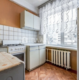 Продажа 1-комн квартиры на вторичном рынке Хюттелево, Ленинградская улица,  д. 1