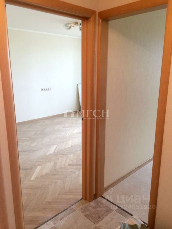 Продажа 2-комн квартиры на вторичном рынке проезд Соломенной Сторожки, 3А