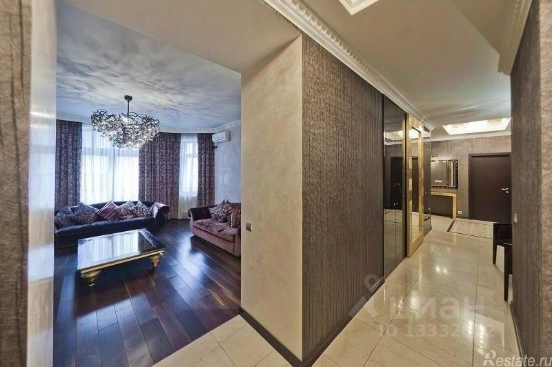 Продажа 4-комн квартиры на вторичном рынке Троицкая ул,  д. 13