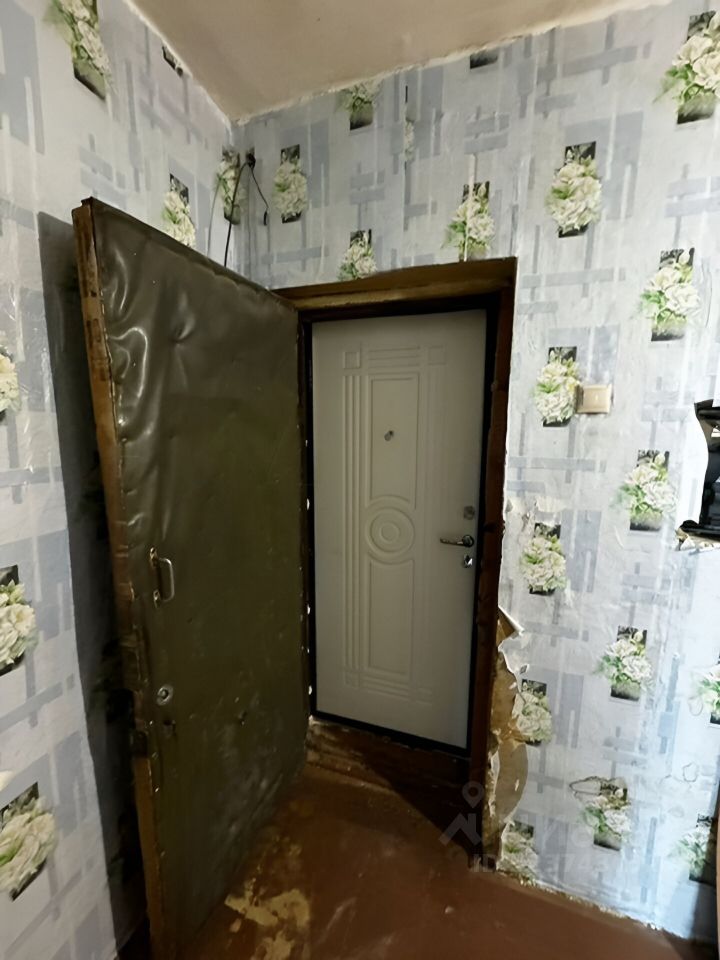 Продажа 3-комн квартиры на вторичном рынке пос. Молодежный, 14