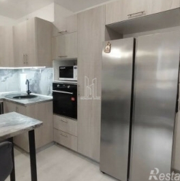 Продажа 2-комн квартиры на вторичном рынке Ветеранов пр-кт,  д. 179