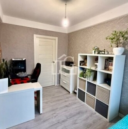 Продажа 3-комн квартиры на вторичном рынке проспект Королёва,  д. 42 к1