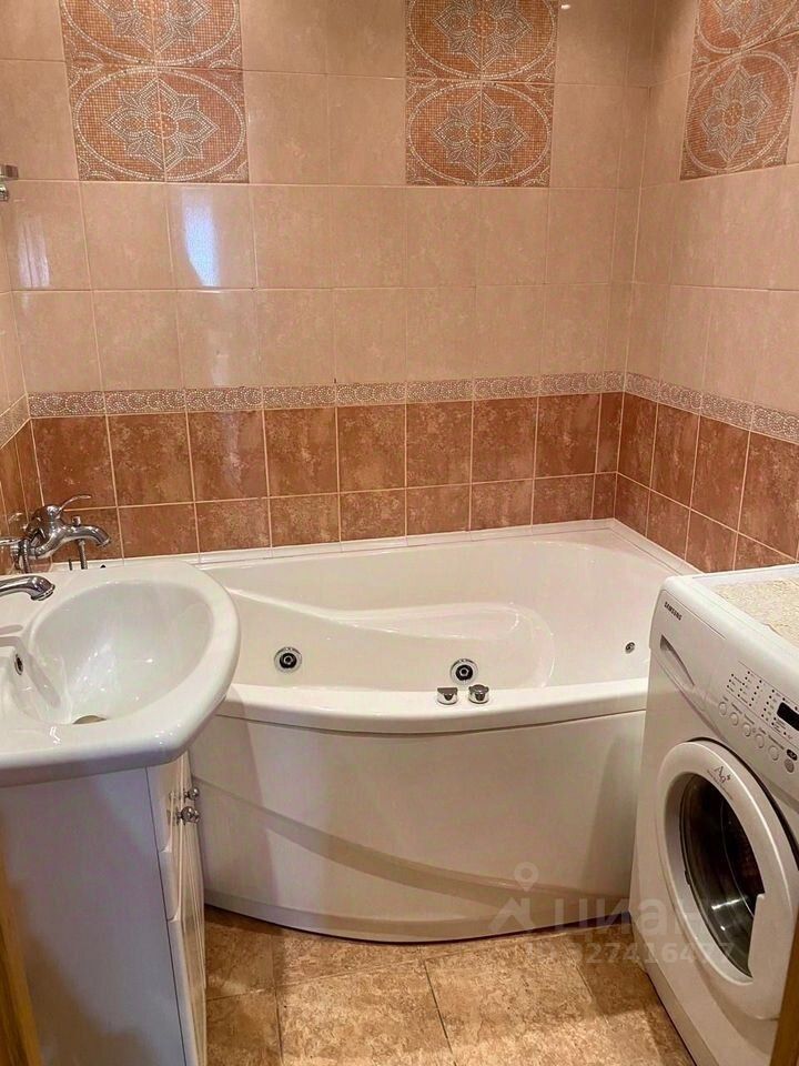 Продажа 2-комн квартиры на вторичном рынке Богатырский проспект, 56к3