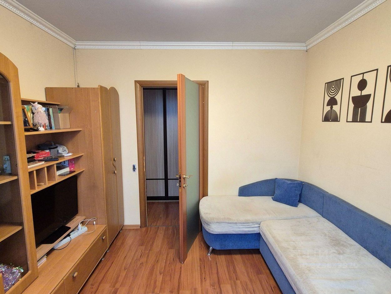 Продажа 3-комн квартиры на вторичном рынке проспект Большевиков, 31