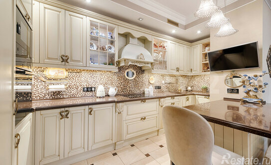 Продажа 4-комн квартиры на вторичном рынке Авиационная улица