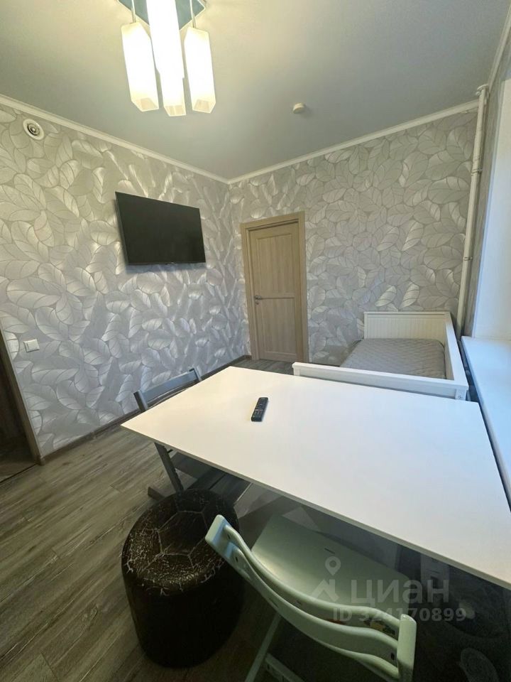 Аренда 1-комн квартиры на вторичном рынке Мурино, площадь Привокзальная, 3к4