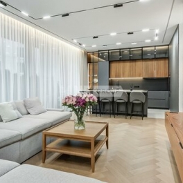 Продажа 4-комн квартиры на вторичном рынке Мосфильмовская улица,  д. 1А