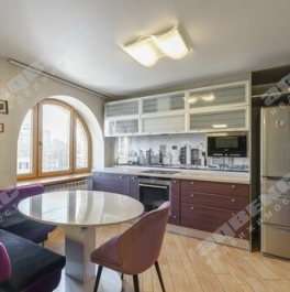 Продажа 4-комн квартиры на вторичном рынке ул Бассейная,  д. 7