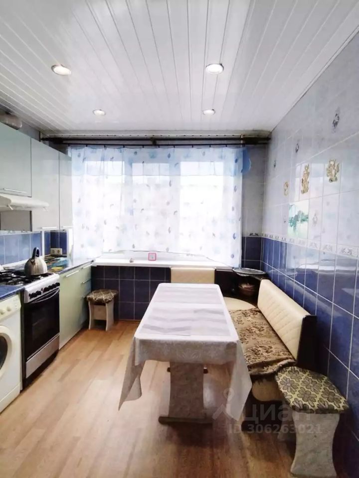 Продажа 2-комн квартиры на вторичном рынке Рощино пгт, переулок Садовый, 5