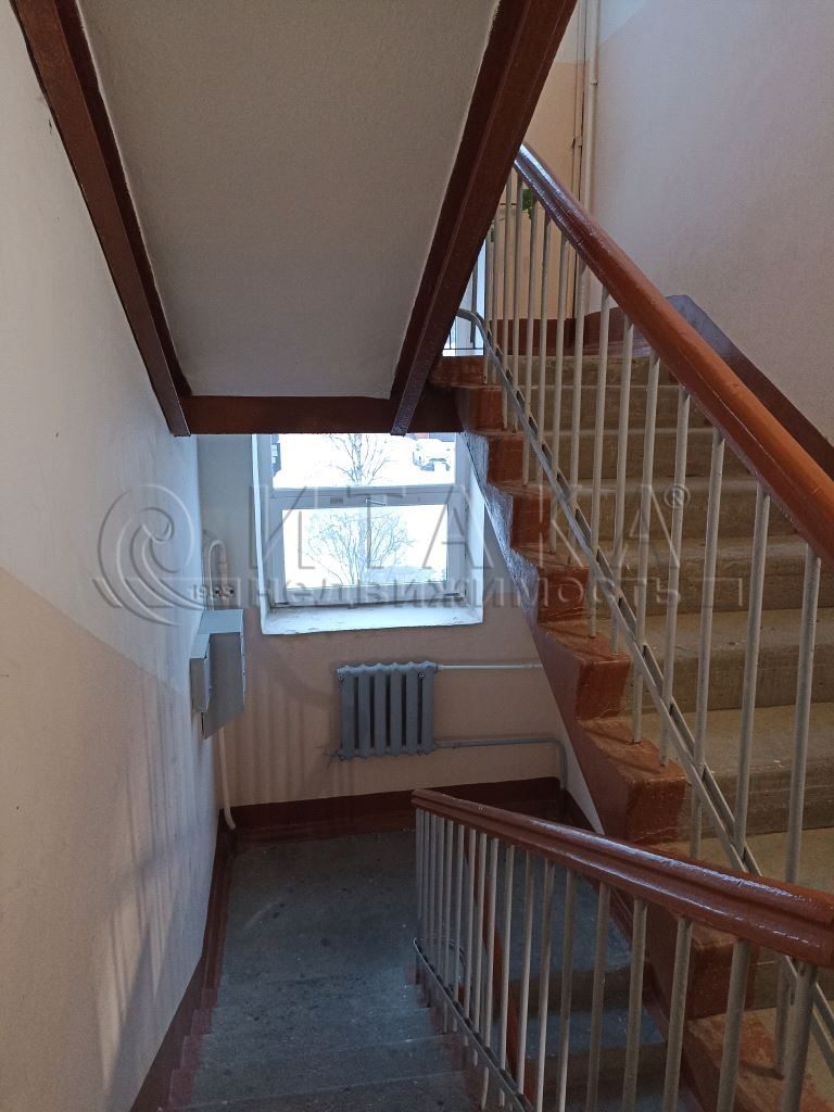 Продажа 1-комн квартиры на вторичном рынке Приозерск, Калинина,  д. 13