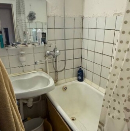 Продажа 2-комн квартиры на вторичном рынке ул Полтавская,  д. 2