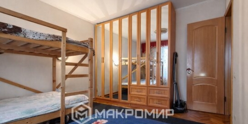 3-комн квартира Октябрьская улица,  д. 42