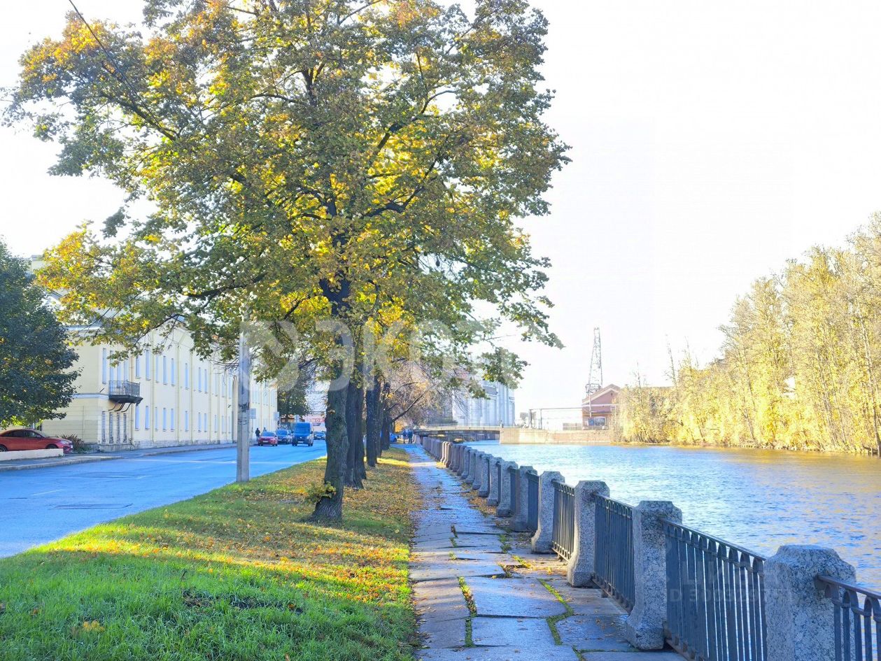 Продажа 3-комн квартиры на вторичном рынке набережная Реки Фонтанки, 164