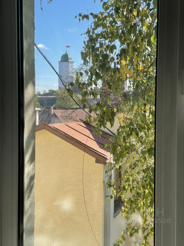 Продажа 2-комн квартиры на вторичном рынке Выборг, Петровская улица, 4