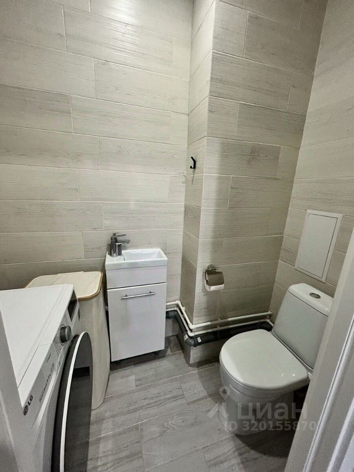 Продажа 1-комн квартиры на вторичном рынке Колпино, Понтонная улица, 13к1