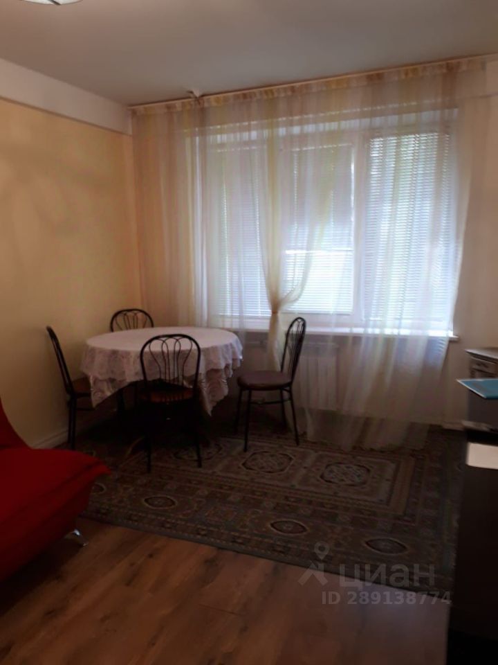 Аренда 3-комн квартиры на вторичном рынке д. Гостилицы, улица Школьная, 2