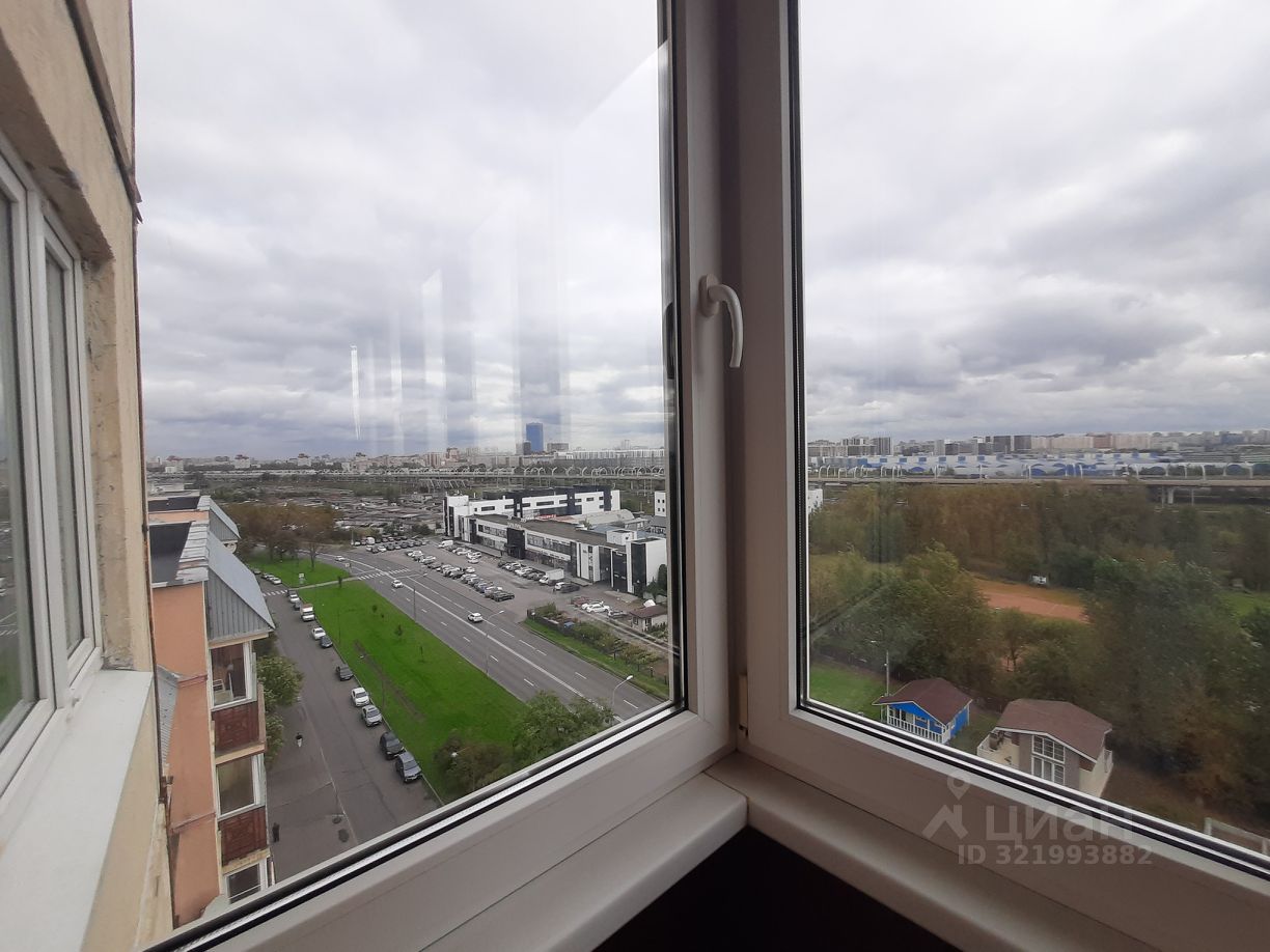 Продажа 4-комн квартиры на вторичном рынке Счастливая улица, 14