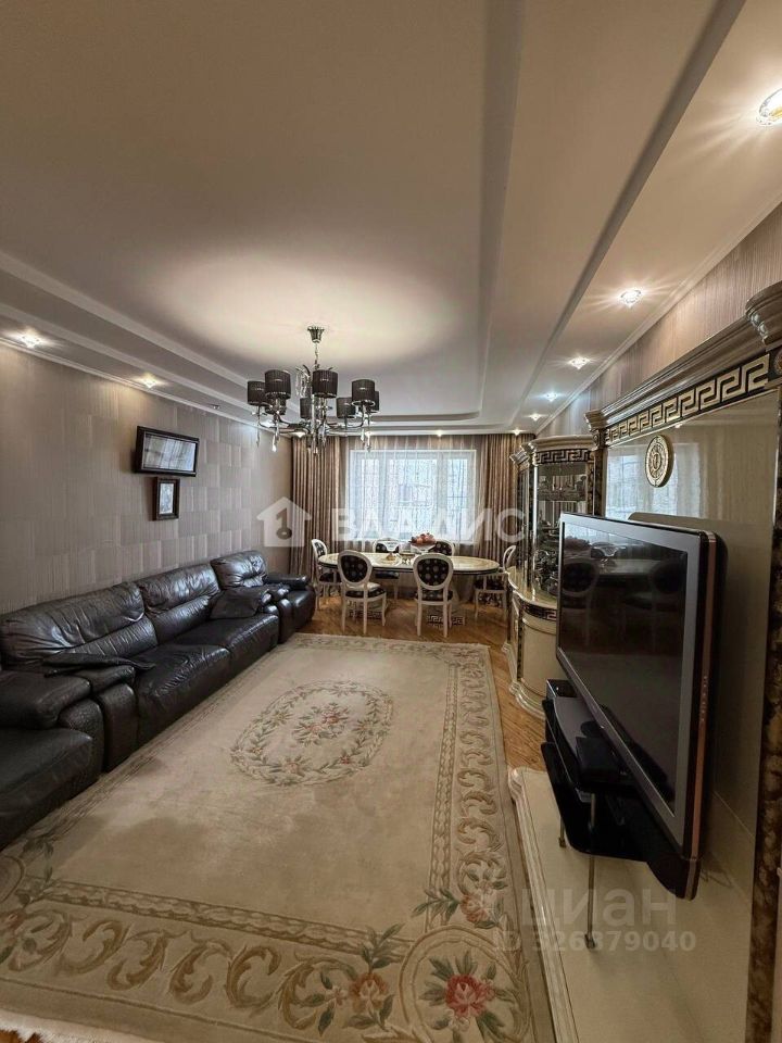 Продажа 3-комн квартиры на вторичном рынке Курганская улица, 3