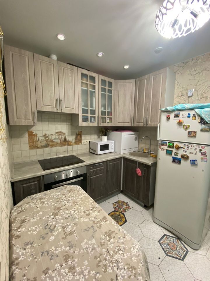 Продажа 2-комн квартиры на вторичном рынке Нахабино пгт, улица Покровская, 6