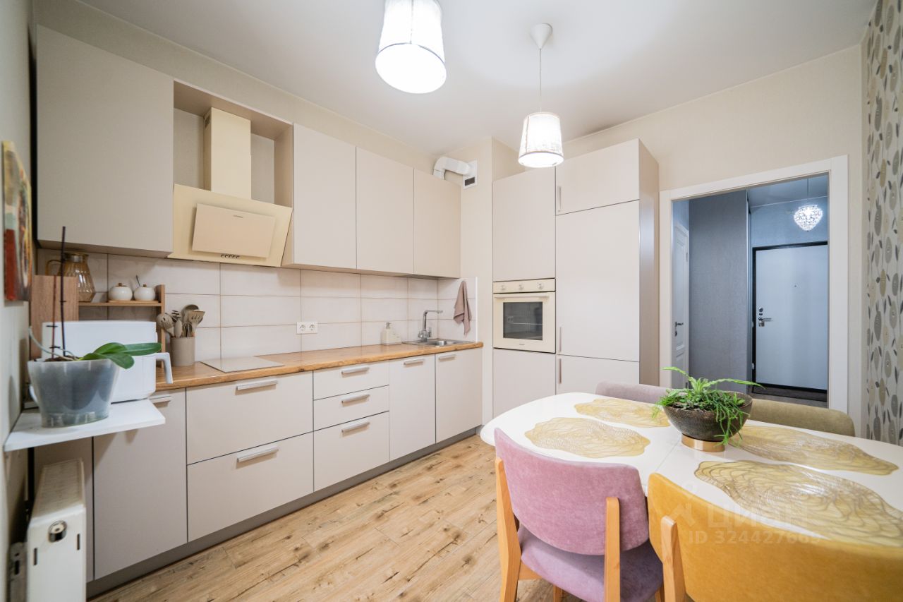 Продажа 1-комн квартиры на вторичном рынке проспект Королева, 61