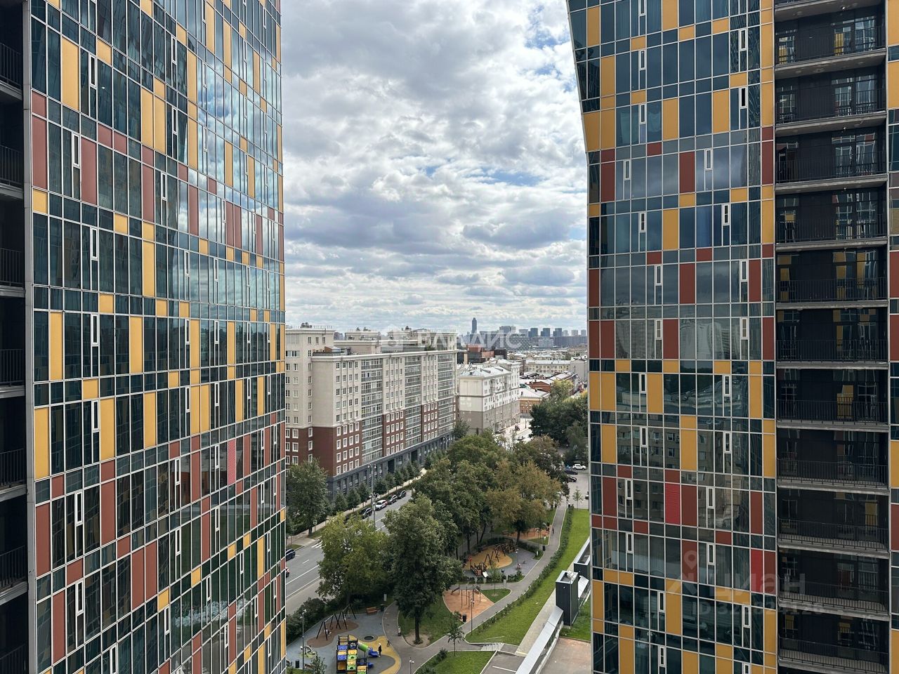 Продажа 3-комн квартиры на вторичном рынке Мытная улица, 40к4