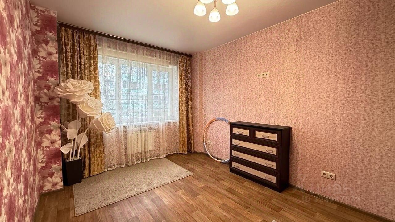 Продажа 3-комн квартиры на вторичном рынке Заречье мкр, 20