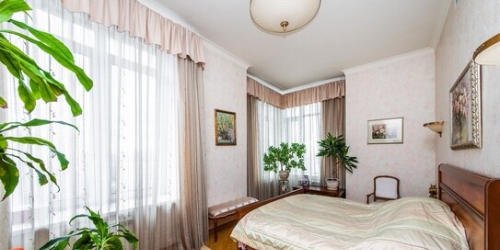 5-комн квартира улица Маршала Соколовского,  д. 1