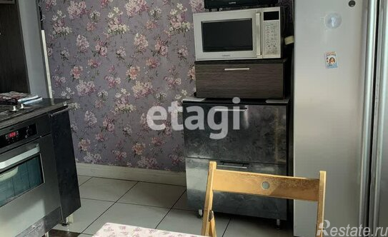 Продажа 3-комн квартиры на вторичном рынке Карташихина улица,  д. 19