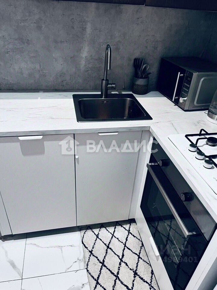 Продажа 2-комн квартиры на вторичном рынке улица Вавиловых, 4К2