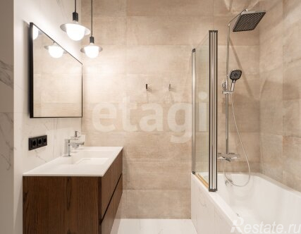 Продажа 3-комн квартиры на вторичном рынке ул Новоладожская,  д. 6,  к. 2