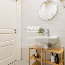 Продажа 2-комн квартиры на вторичном рынке Смоленская улица,  д. 18