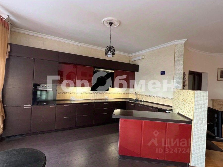 Продажа 3-комн квартиры на вторичном рынке улица Пырьева, 9к3