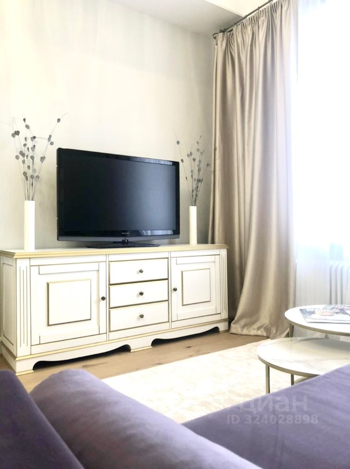 Аренда 2-комн квартиры на вторичном рынке улица Большая Молчановка, 23С2