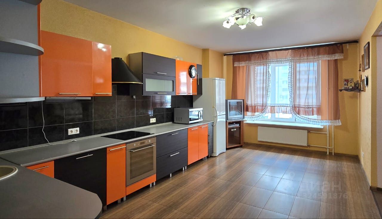 Продажа 3-комн квартиры на вторичном рынке проспект Луначарского, 11к3