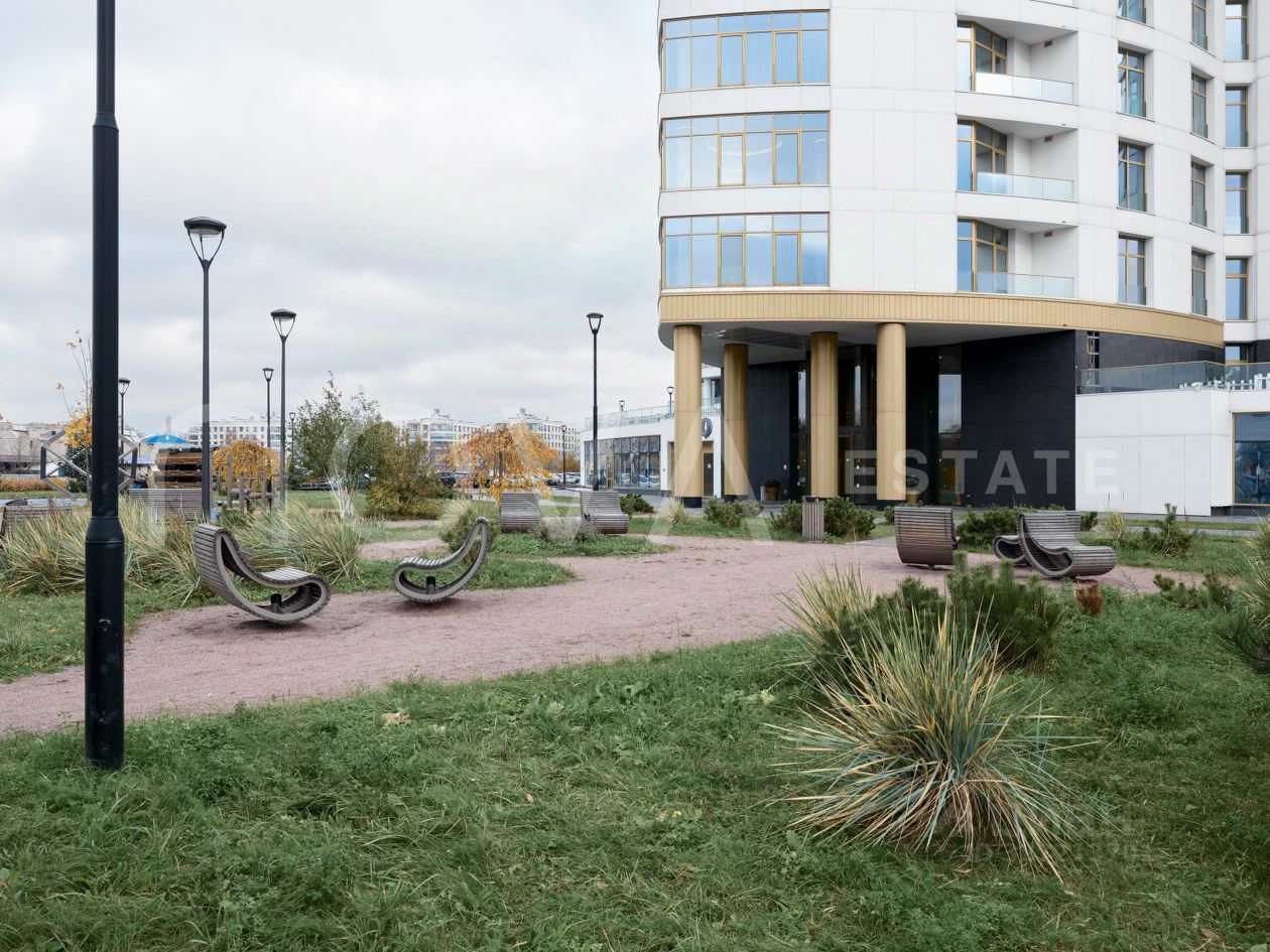 Продажа 4-комн квартиры на вторичном рынке Ждановская улица, 45