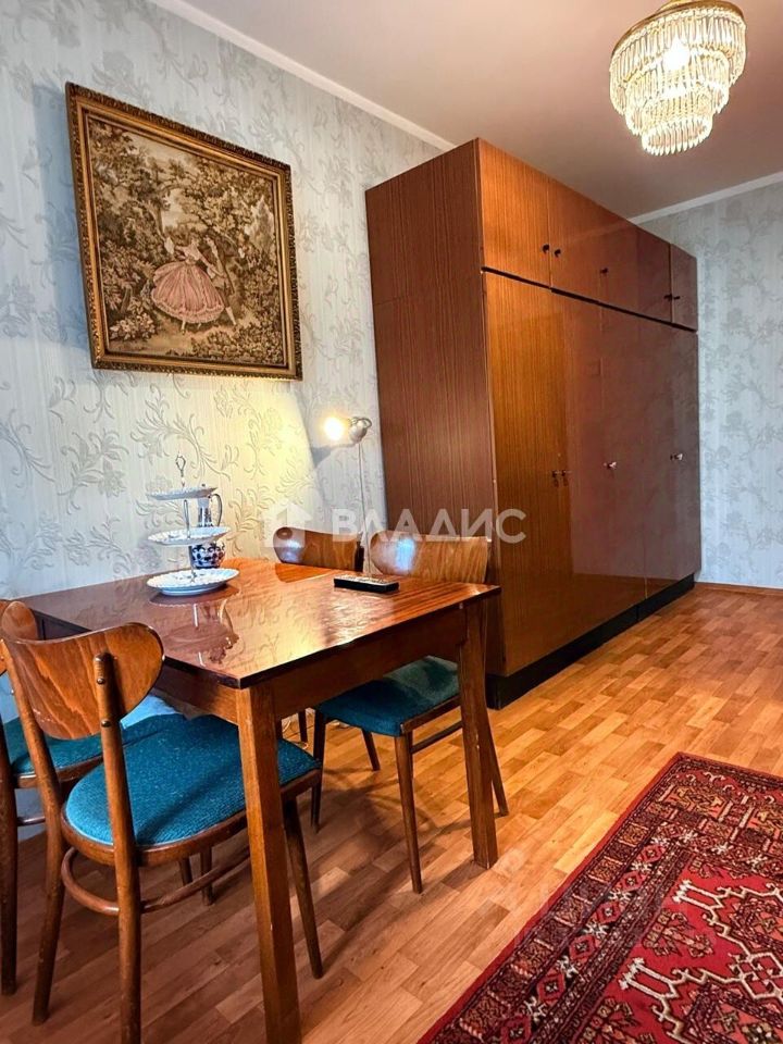 Продажа 3-комн квартиры на вторичном рынке улица Декабристов, 35А