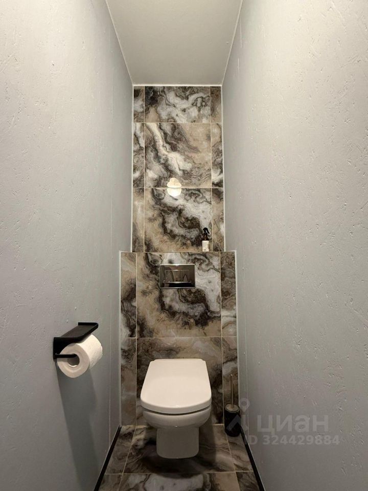 Продажа 2-комн квартиры на вторичном рынке Симферопольский бульвар, 2