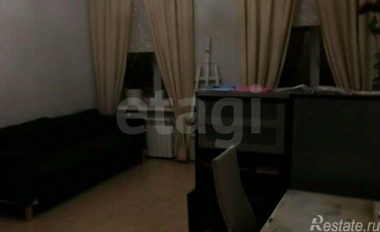 Продажа 4-комн квартиры на вторичном рынке 14-я линия,  д. 93 литБ