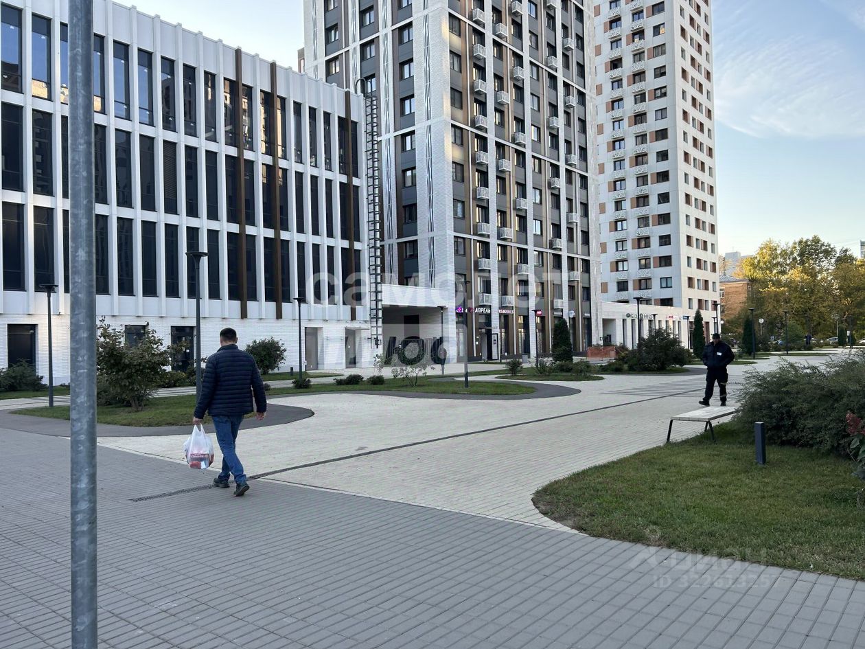 Продажа 3-комн квартиры на вторичном рынке улица Коминтерна, 15